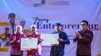 Menteri Koperasi dan UKM (MenKopUKM) Teten Masduki melakukan penandatanganan MOU dengan Universitas Warmadewa (dok: Tira)