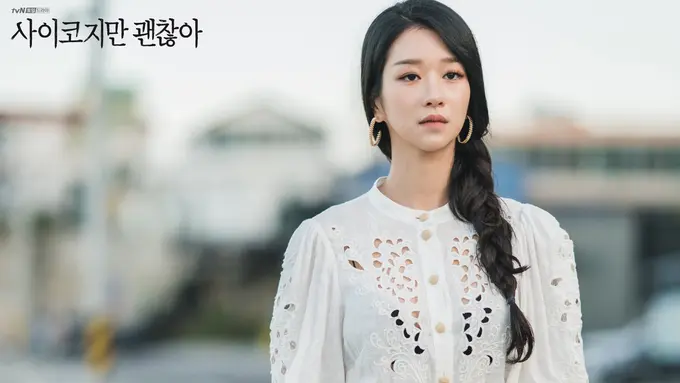 Tiru Gaya Makeup ala Seo Ye Ji dalam Drama It’s Okay To Not Be Okay, Tampilkan Sisi Misterius yang Menggoda