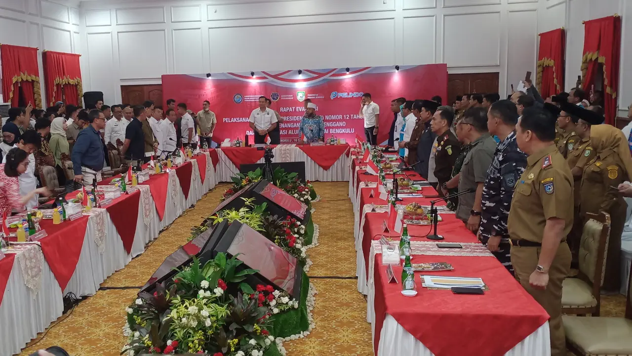 Menteri Koordinator Bidang Infrastruktur dan Pembangunan Kewilayahan Agus Harimurti Yudhoyono (AHY) memimpin rapat koordinasi evaluasi implementasi Instruksi Presiden Nomor 12 Tahun 2025 tentang Normalisasi Pelabuhan Pulau Baai Kota Bengkulu dan pembangun