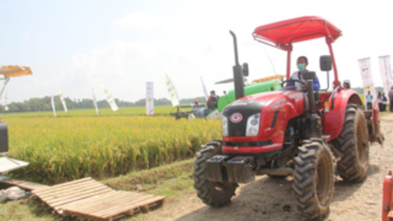 Menggenjot Program Taxi Alsintan.