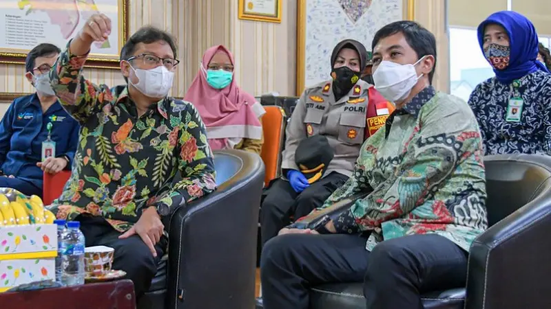 Menteri Kesehatan RI Budi Gunadi Sadikin dan Wakil Menteri Kesehatan Dante Saksono Harbuwono