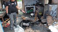 Tim Inafis Polres Kebumen melakukan identifikasi di lokasi kebakaran rumah di Desa Sidoluhur, Kecamatan Ambal, Kebumen, Sabtu (26/10/2024).