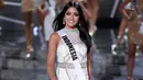 Puteri Indonesia 2015 Anindya Kusuma Putri saat berlenggak-lenggok dalam ajang Miss Universe 2015 di The AXIS Las Vegas, AS, Minggu (20/12). Kontestan asal Indonesia itu berhasil masuk ke-15 besar. (Ethan Miller/Getty Images/AFP)