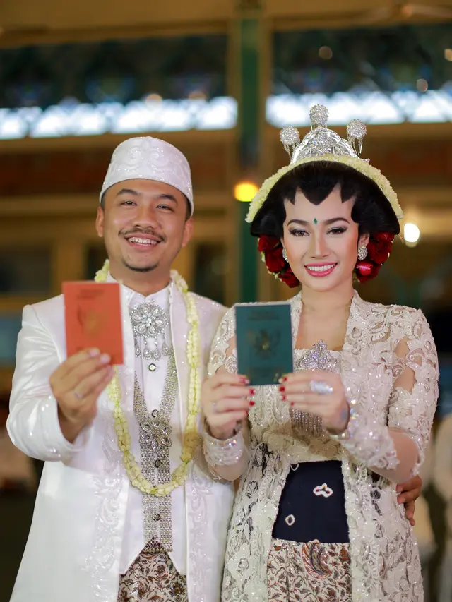 [Bintang] Usai Menikah, Arie Pujianto Hadiahi Rumah untuk Ratu Felisha