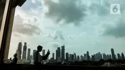 Menteri Investasi/Kepala BKPM Bahlil Lahadalia menyampaikan bahwa realisasi investasi tersebut mencapai 129,0 persen dari target Renstra sebesar Rp 1.099,8 triliun. (Liputan6.com/Angga Yuniar)