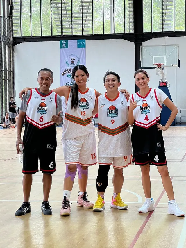 6 Potret Donna Agnesia Main Basket Lagi Usai 20 Tahun, Sebut Bak Udang Rebus