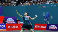 Pebulu tangkis tunggal putri Indonesia Gregoria Mariska Tunjung lolos ke 16 besar China Open 2025. Gregoria menang atas&nbsp;Kaouro Sugiyama dari Jepang&nbsp;23-21 dan 21-9&nbsp;di Olympic Sports Center Gymnasium, Changzhou, Selasa (22/7). (foto: PBSI)
