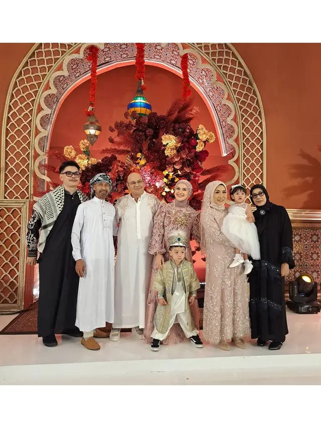 8 Potret Tamu Artis Hadiri Ultah Irish Bella ke-28, Usung Tema Arabian Night
