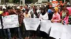 Salah satu calon Bupati Simalungun, Sumut, didemo ratusan warga. Diduga, calon bernama Zulkarnain Damanik tersangkut kasus ijazah palsu. 