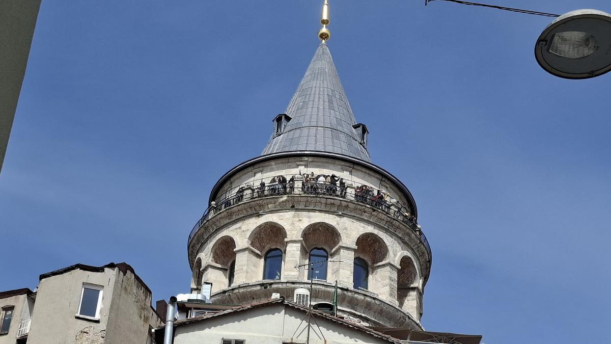 Laporan Liputan6.com dari Turki: Menikmati Sisi Asia dan Eropa Kota Istanbul dari Menara Galata