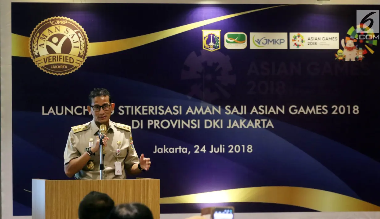 Wakil Gubernur DKI Jakarta Sandiaga Uno memberi sambutan sebelum penempelan stiker aman saji Asian Games 2018 di salah satu restoran di Plaza Indonesia, Jakarta, Selasa (24/7).  (Liputan6.com/Arya Manggala)