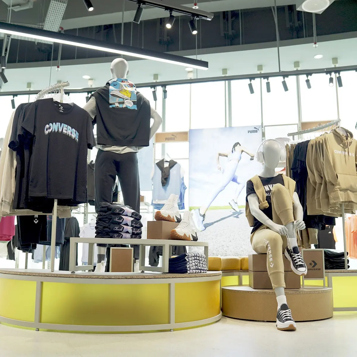 Butik Sun Sand Sports Hadir di PIM 3 Usung Konsep Taman Bermain