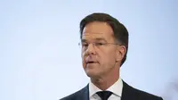 PM Belanda Mark Rutte meminta maaf atas nama pemerintahnya soal peran historis Belanda dalam perbudakan dan perdagangan budak di Gedung Arsip Nasional di Den Haag, Senin, 19 Desember 2022. (Foto AP/Peter Dejong)