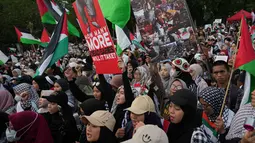 Saat ini, menurut otoritas kesehatan setempat, lebih dari 67.000 warga Palestina tewas akibat serangan Israel di Gaza sejak Oktober 2023 silam. (AP Photo/Achmad Ibrahim)