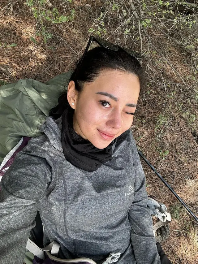 7 Potret Wendy Walters Taklukkan Gunung Annapurna, Disebut Paling Mematikan
