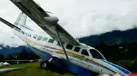 Pesawat lepas landas dari Bandara Moses Kilangin, Timika dengan tujuan Bandara Ilaga. Pesawat tergelincir setelah mendarat.