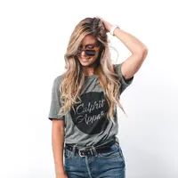 Gaya sih penting, tapi jangan sampai pakaian yang kamu kenakan malah membuat perjalanan mudik Lebaran kamu jadi “menyakitkan”. (Foto: Pexels.com)