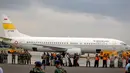 Rombongan "Indonesia Peduli Nepal" saat mengikuti upacara pelepasan di Bandara Halim perdana Kusuma, Jakarta, Rabu (29/4/2015). Dalam rombongan pertama ini Indonesia mengirim 66 personel. (Liputan6.com/Faizal Fanani) 