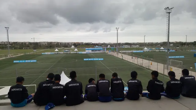 ASIOP Apacinti dan FOSSBI Rajawali Muda berlatih jelang Final Dunia Danone Nations Cup 2019 (Liputan6.com / Jonathan Pandapotan)