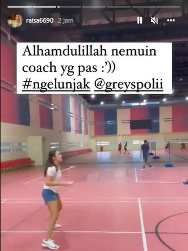 Raisa bermain bulutangkis (Instagram.com/raisa6690)