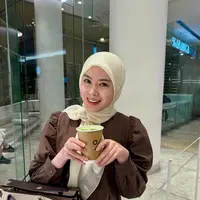 Mix and Match Hijab Segiempat ala Ayana Moon (Instagram/@xolovelyayana)