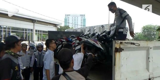 VIDEO: Diprotes Pedagang, Dishub Batalkan Razia Parkir