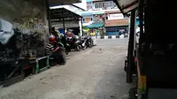 Ujung gang menuju rumah kos R, perempuan yang nekat bugil saat mengendarai sepeda motor menuju Bandara Supadio, Pontianak, Kalbar. (Liputan6.com/Raden AMP)