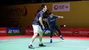 <p>Pebulu tangkis Indonesia, Mohammad Ahsan berpasangan dengan Hendra Setiawan berusaha mengembalikan kok saat berlatih menjelang turnamen Indonesia Masters 2025 di Istora Senayan, Jakarta, Senin (20/01/2025). (Bola.com/Bagaskara Lazuardi)</p>