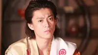 Shun Oguri dalam film live-action Nobunaga Concerto. (sumikai.com)