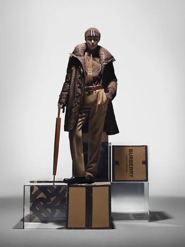 Gigi Hadid Hadir dalam Ragam Karakter untuk Kampanye Terbaru Burberry