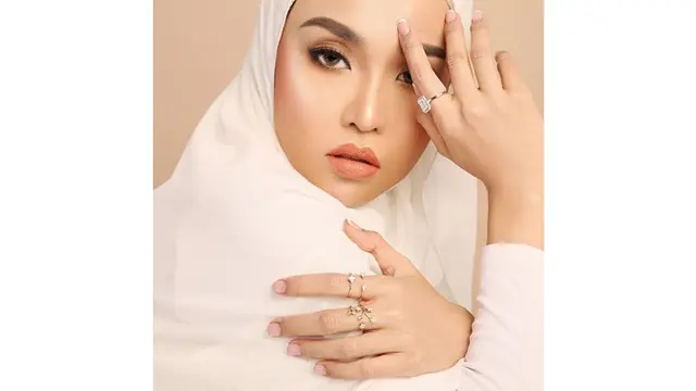 Sosok Medina Zein di Balik Kue Artis yang Kini Gugat Irwansyah