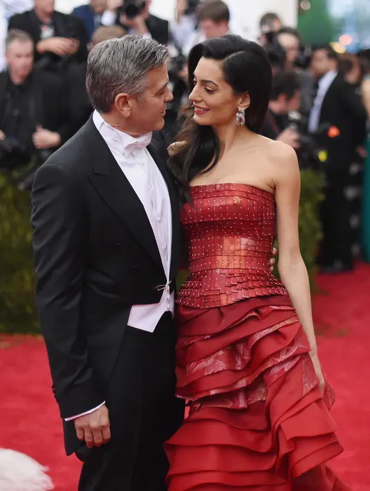 Diakui pula oleh George Clooney jika sejauh ini dirinya dan sang istri mampu mengelola antara pekerjaan George maupun pekerjaan Amal. Dan untuk hal-hal yang telah mereka lakukan telah dikelola dengan cukup baik. (AFP/Bintang.com)