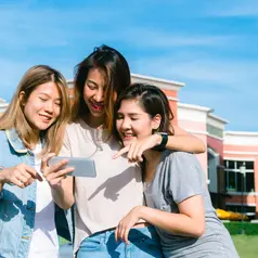 Illustrasi berteman copyright/frepik/tirachardz