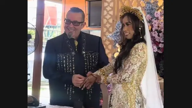 Viral Pria Amerika Menikahi Wamita Riau, Tampil Menawan dengan Gaun Putih, Tiara dan Sneakers