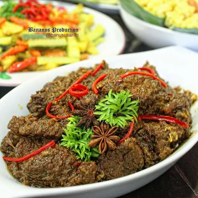Sepiring krengsengan kambing spesial