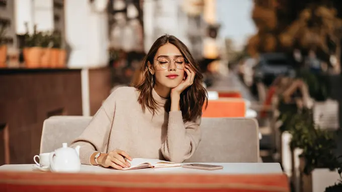 5 Inspirasi Gaya Rambut ala Perempuan Paris yang Timeless dan Chic