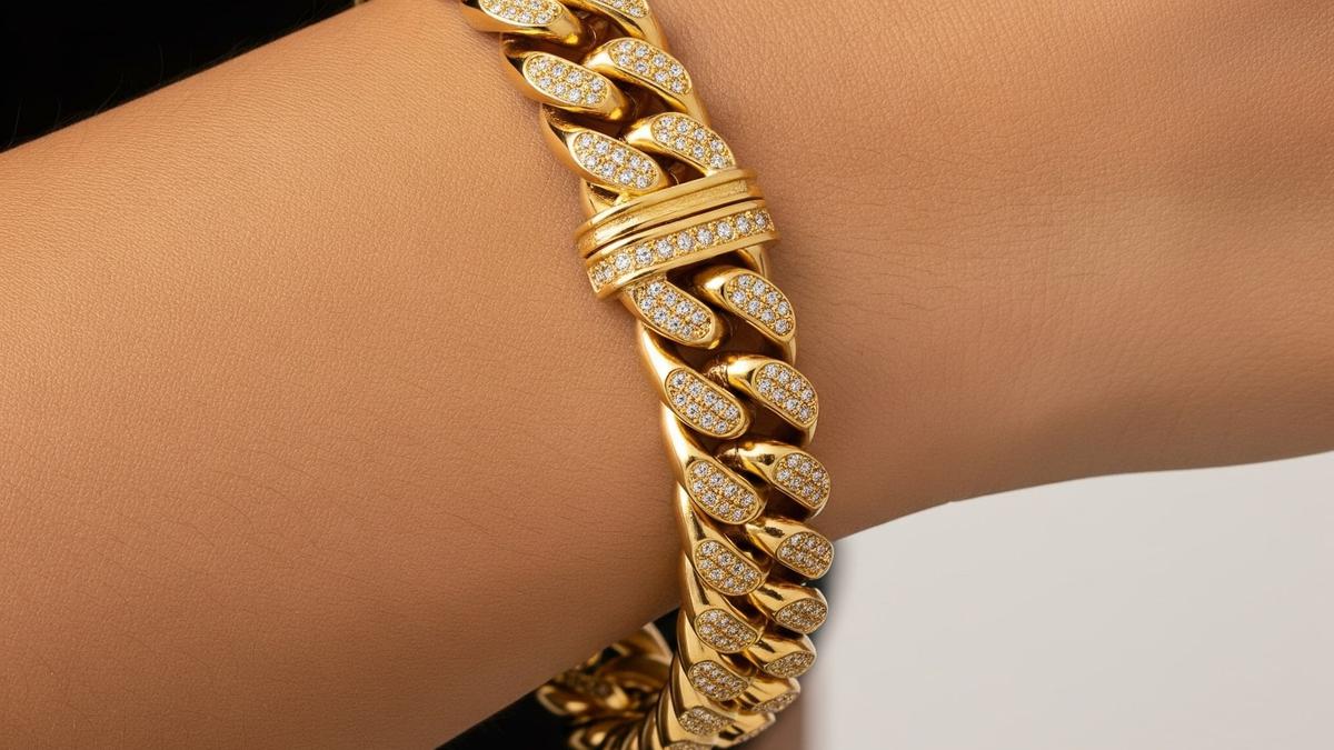 Rekomendasi 8 Model Gelang Emas 24 Karat 15 Gram yang Glamor dan Mewah