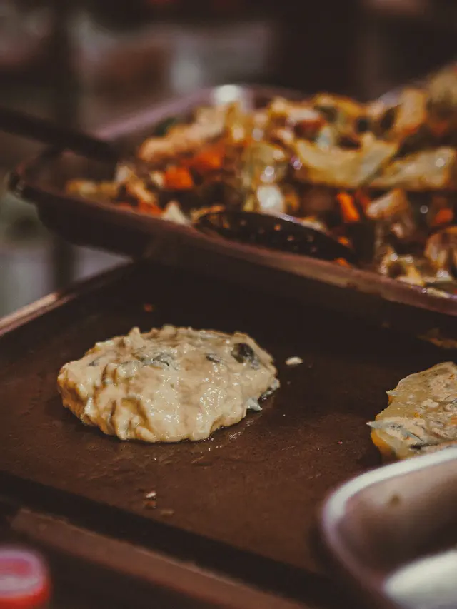 Cara Menyajikan Okonomiyaki agar Lebih Mirip Hidangan Restoran Jepang