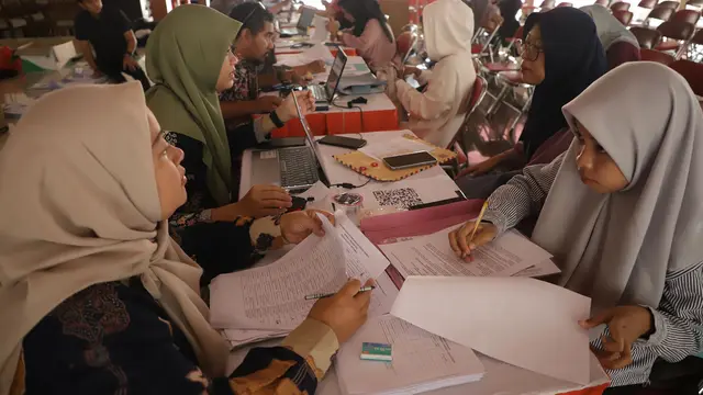 Pemkot Surabaya Kucurkan Rp71 Miliar untuk Beasiswa Pemuda Tangguh, Buka Peluang Anak Muda Wujudkan Mimpi