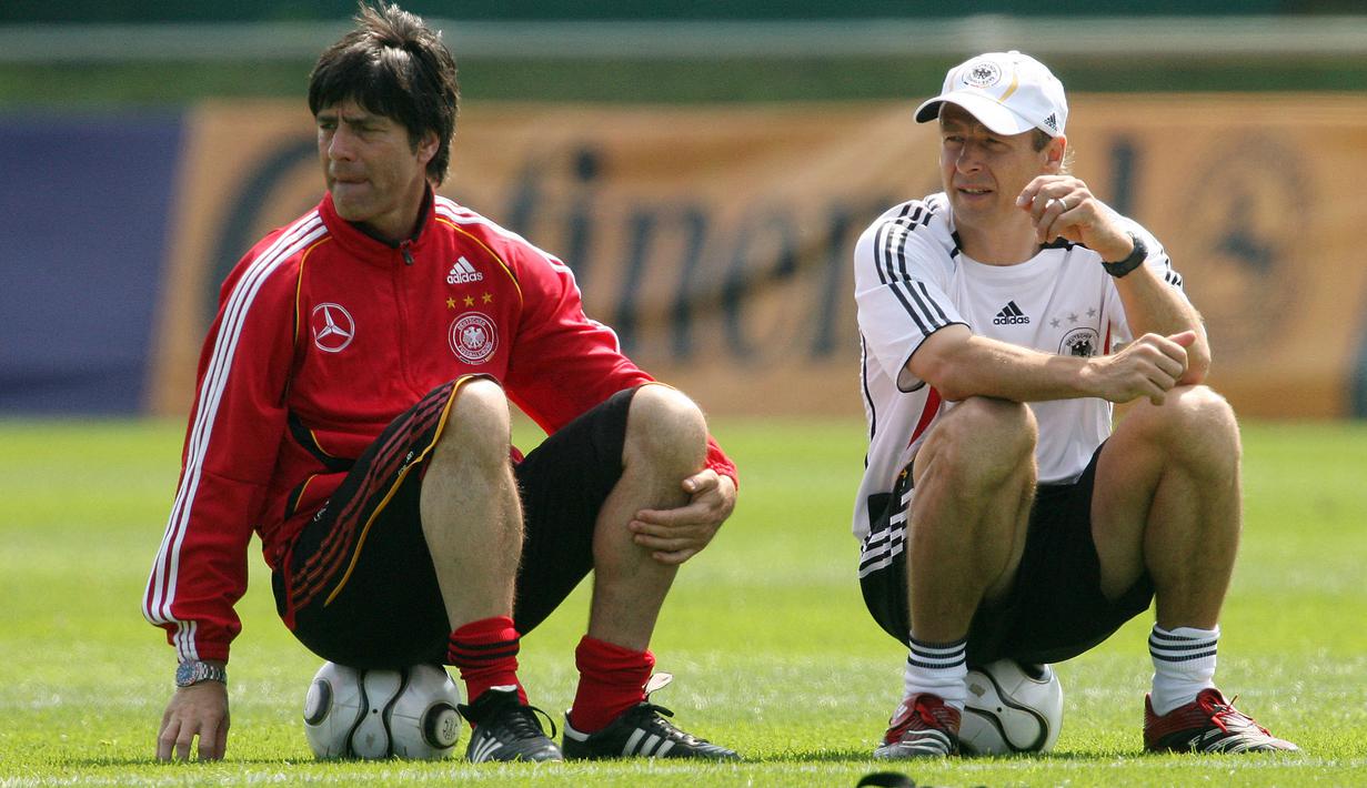 Pada Juli 2006 selepas Piala Dunia, Jurgen Klinsmann menolak memperpanjang kontrak dengan Timnas Jerman dan secara otomatis Joachim Loew naik pangkat menjadi pelatih utama Timnas Jerman menggantikan Jurgen Klinsmann. (AFP/Oliver Lang)