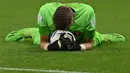 Namun, Belanda juga tidak akan menang jika bukan karena Andries Noppert jatuh bangun mempertahankan gawang tim Oranje. (AFP/Alberto Pizzoli)