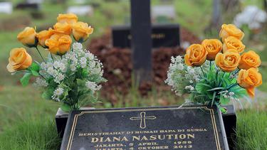 Kondisi Terkini 18 Makam Selebriti Di Tpu Tanah Kusir News Entertainment Fimela Com