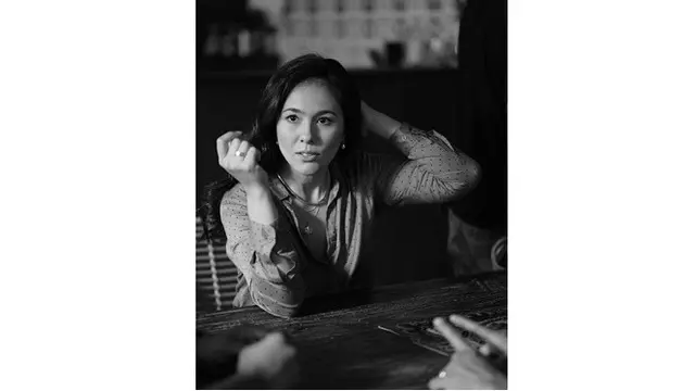 6 Gaya Liburan Wulan Guritno di Bali, Dari Santai di Pantai Hingga Bertemu Gajah