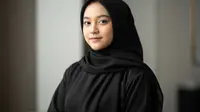 7 Model Gamis Hitam Polos Remaja Terbaru 2025, Tampil Modis dan Tidak Membosankan