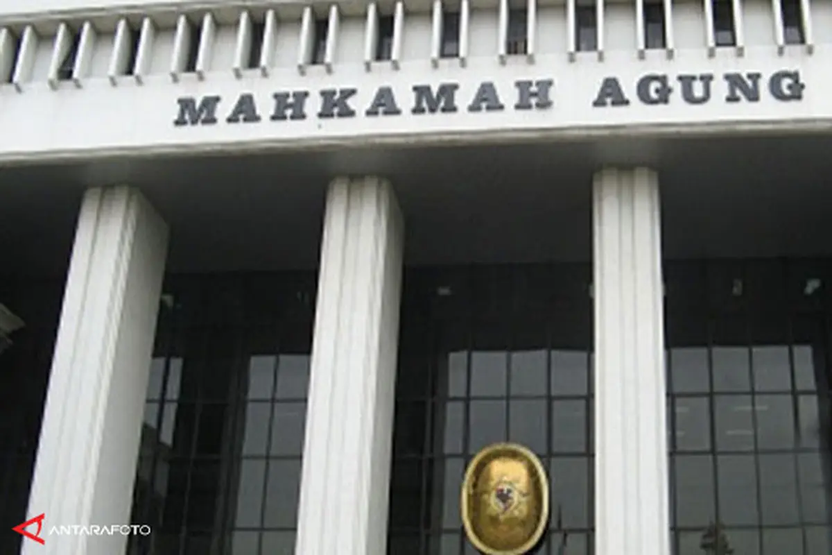 mahkamah-agung130524b.jpg