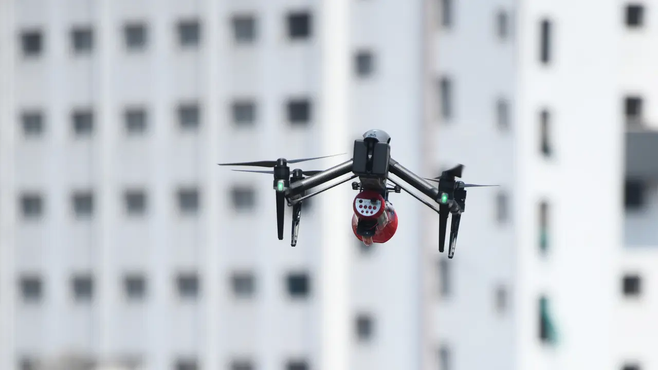 FOTO: Lockdown, India Kerahkan Drone Pantau Aktivitas Warga