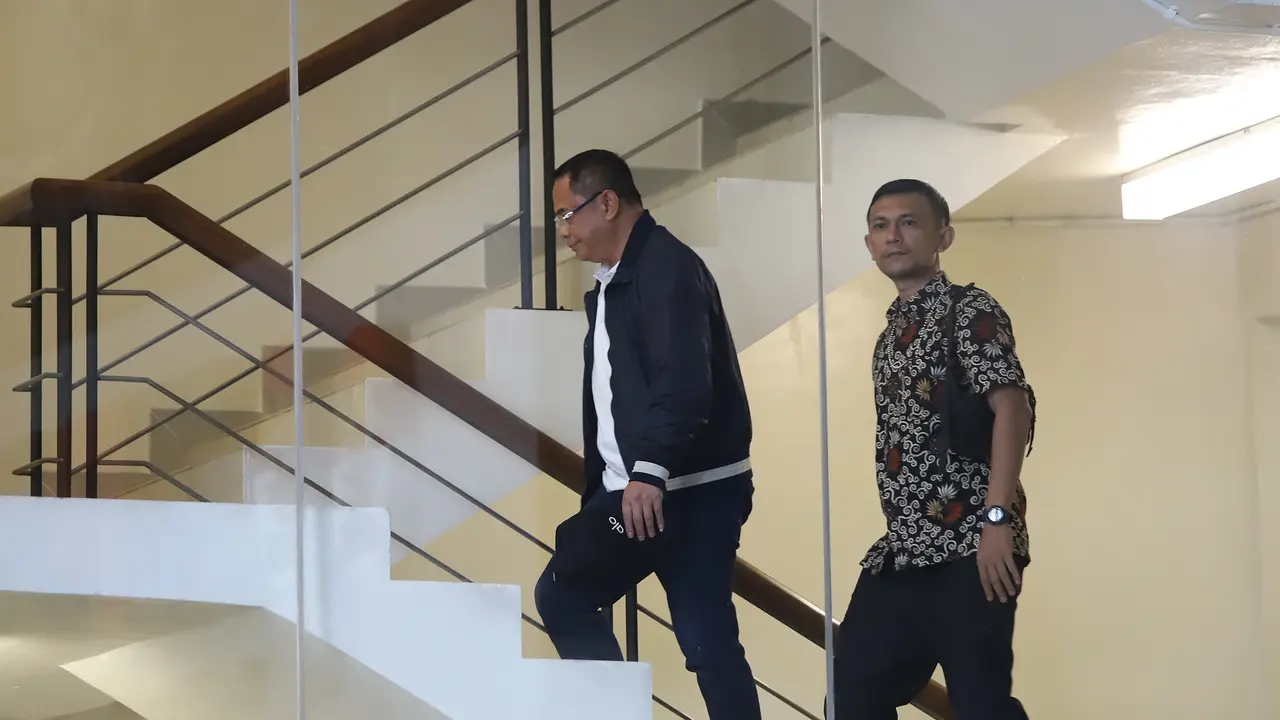 Tertangkap Tangan, Bupati Pati Sudewo Digelandang ke Gedung Merah Putih KPK
