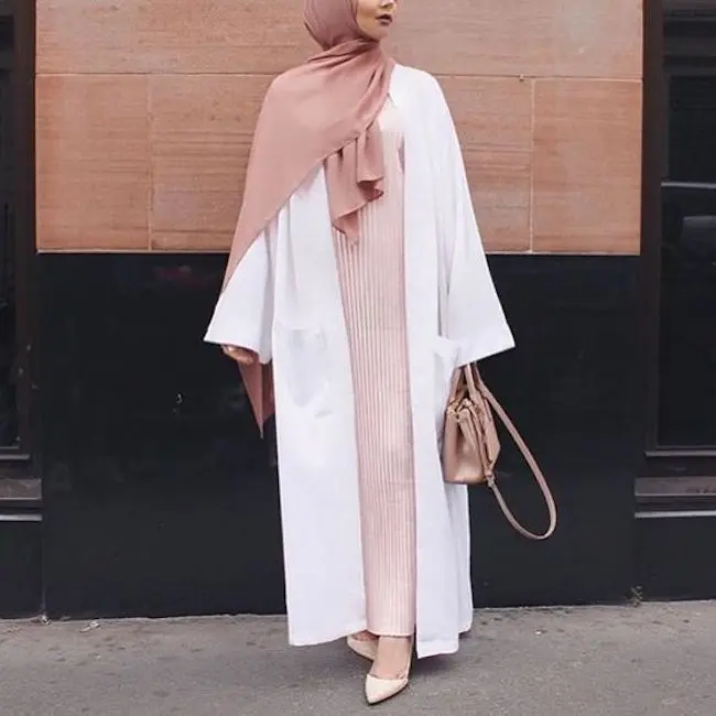 Padu padan abaya untuk busana kantor. (sumber foto: instagram.com/pinterest)