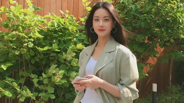 Dituduh Jadi Selingkuhan Ahn Jae Hyun, Ini 6 Potret Aktris Oh Yeon Seo yang Memesona