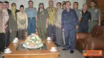 Citizen6, Jakarta: Panglima TNI berfoto bersama pengurus PETA, Mabes TNI, Jumat(18/3).